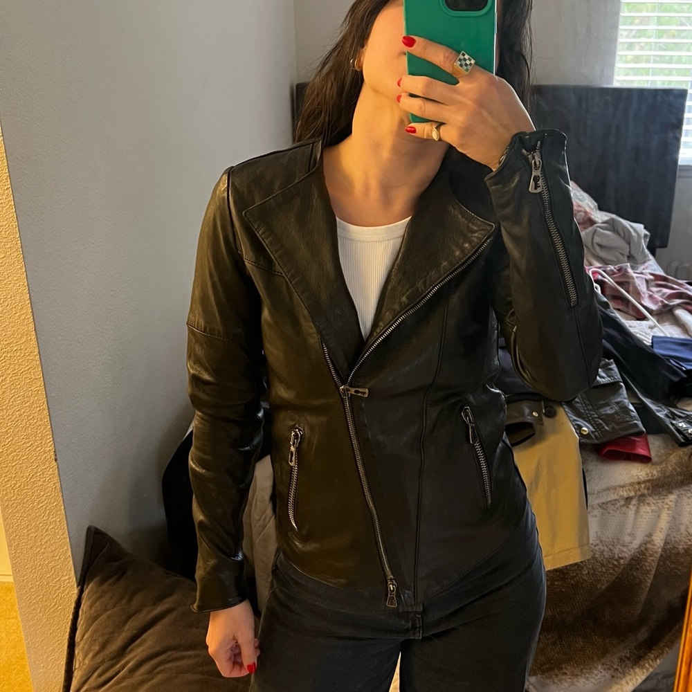 Women's Black Leather Jacket - Picture 12 of 13